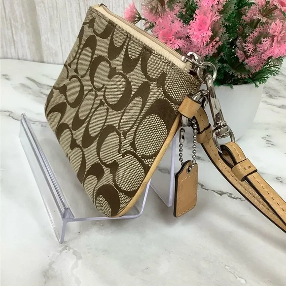 GUC Coach Signature Khaki Multicolor Wristlet - Picture 2 of 7